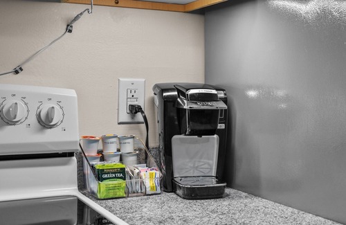 Saylorsburg House | Near Hiking & Water Parks!*Dogs OK*Wi-Fi*Fireplace