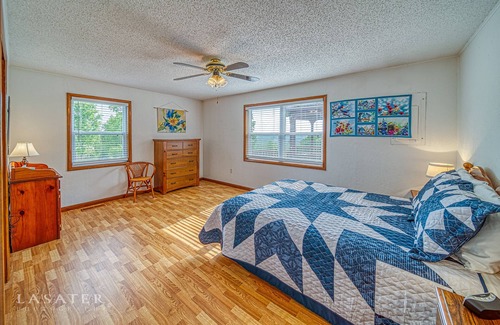 Mt. Sherman Other | Near it ALL! Huge farmhouse sleeps 8, 5 mins to Buffalo River, Climbing, Hiking