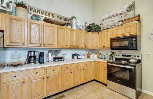 Mill Springs House | Near Lake Cumberland: Monticello Home w/Gazebo!