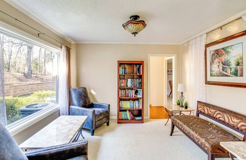 Chapin House | Near Lake Murray: Family Getaway w/Screened Porch
