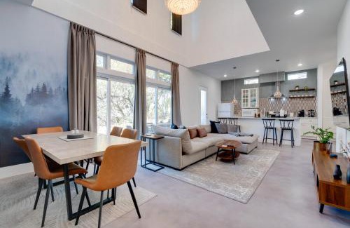 Hughes Park Lake House | Near Lake Travis and Marina Modern Austin Getaway!