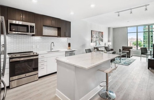 Woodmont Triangle Apartment | Near NIH | Full Kitchen | Central Farm Market Nearby | by GLS