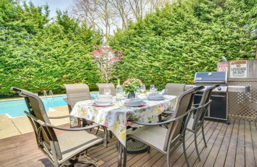 Teaticket House | Near Parks and Dining Expansive Falmouth Retreat!