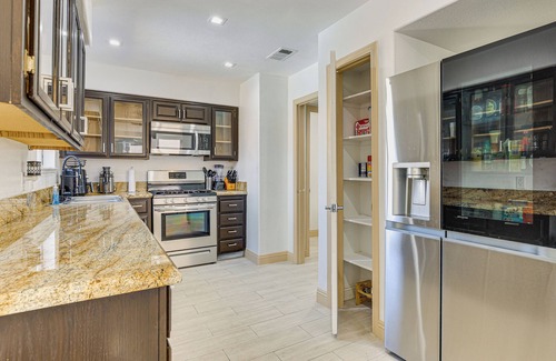 Summerlin House | Near Shopping & Golf: Family Retreat in Las Vegas!