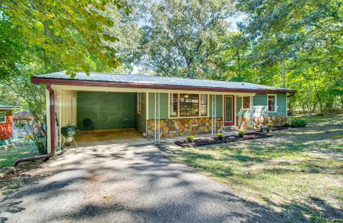 Mammoth Spring House | Near State Park and Spring River Family Gem with Yard