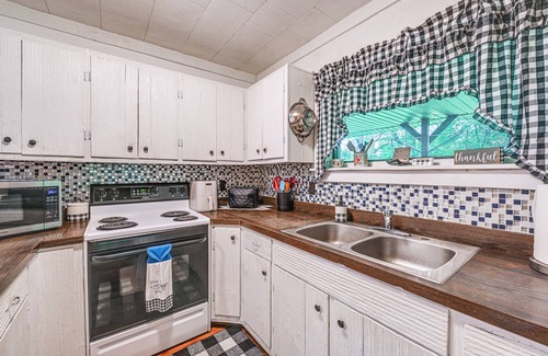 Wellsboro Cottage | Near State Parks: Countryside Cottage in Wellsboro