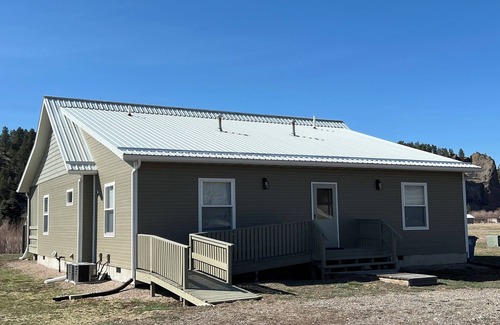 Cascade House | Near Stickney Creek boat launch-2 bedroom, 2 full bath house with private pond.
