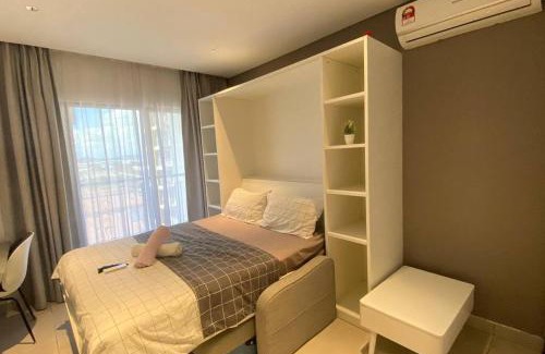 Shah Alam Apartment | Near Subang Airport DK Impian Balcony Room 1-2 pax