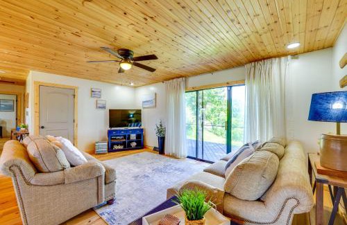 Golden House | Near Table Rock Lake Family Home with Deck and Views