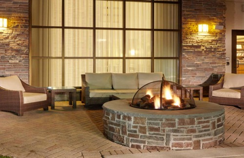 Franklin Condo | Near the Airport | Free Breakfast + Pool and Hot Tub