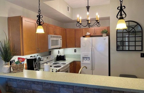 Bluff City Condo | Neat&Suite @ Bristol Motor Speedway, Hot Tub, Pool