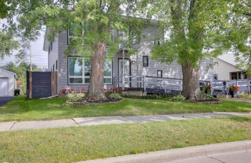 Neenah House | Neenah Home with Deck Near Lake Winnebago