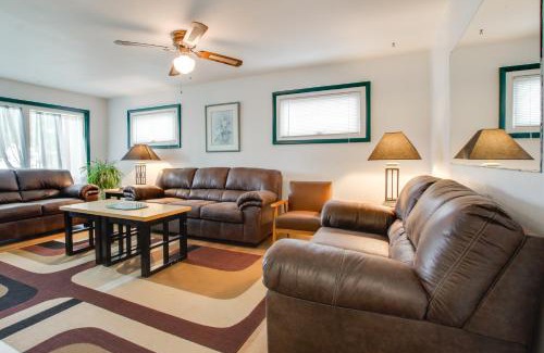Neenah House | Neenah Home with Deck Near Lake Winnebago