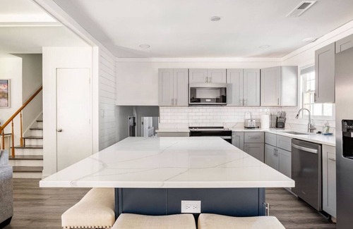 West Ashley House | Neighborhood Nest In Quiet Area