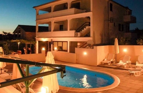 Vrsi Apartment | Nenad - With Pool - SA3