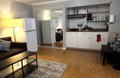 Fremont House | nEnjoyable private entry unit with private bathroom, kitchen, washer and dryern
