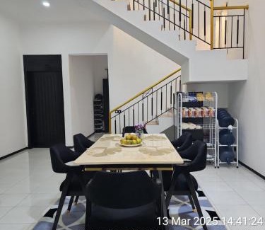 Malang House | Neomi Homestay Malang