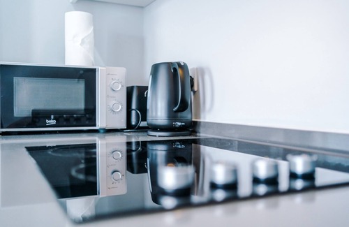 Liverpool Apartment | Neptune's Nest | City Centre | Scenic Views