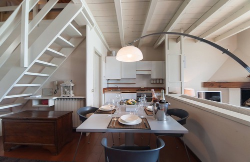 Marone Apartment | NEST ON THE LAKE facing the lake, private beach, air conditioning SEPT-OCT OFFERT
