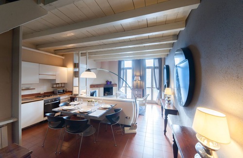 Marone Apartment | NEST ON THE LAKE facing the lake, private beach, air conditioning SEPT-OCT OFFERT