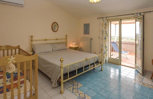 Ispica House | Nestled in a 10000 m² plot with olive trees, on a small rocky promontory at the entrance of Ispica (