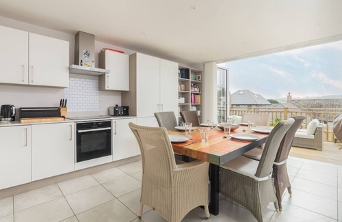 Port Erin Apartment | Nestled in a peaceful location, just 100 yards from the promenade, Bradda Place is an exclusive mode