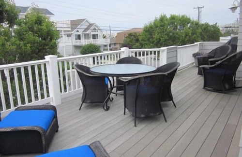 Avalon House | Nestled in a quiet part of town; close to recreation and a beautiful beach on 8th Street