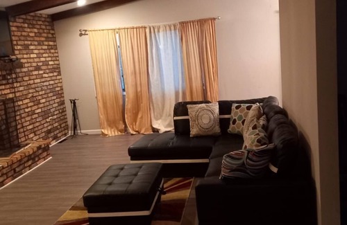 Brooklyn Park House | Nestled in a quiet, safe neighborhood close to highway.