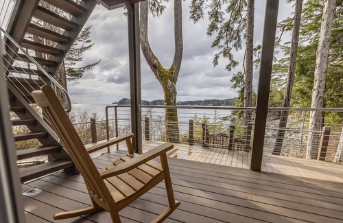 Sitka Cabin | Nestled in the Heart of Nature
