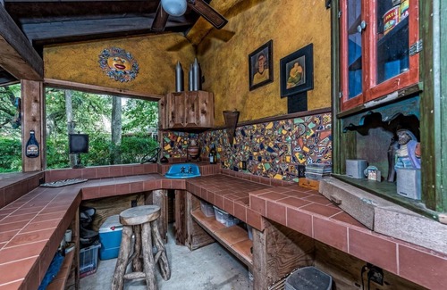 North Waco Cottage | Nestled next to one of the nation’s largest inner-city parks,The Cottate in Cameron Park