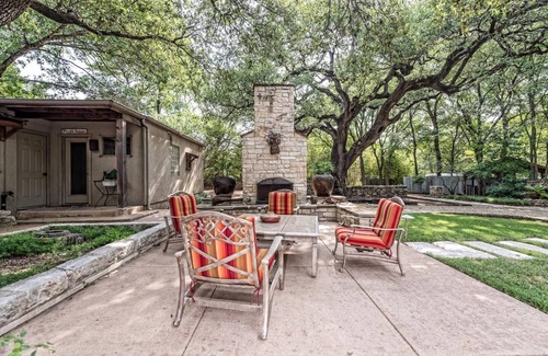 North Waco Cottage | Nestled next to one of the nation’s largest inner-city parks,The Cottate in Cameron Park