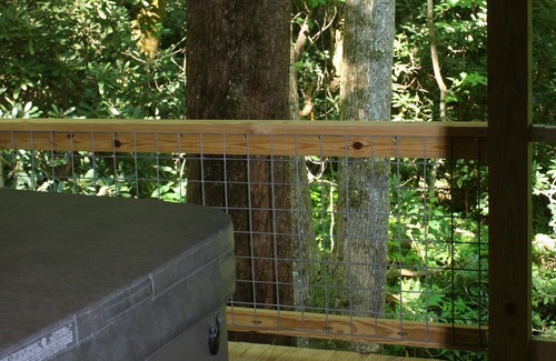 Penrose Cottage | Nestled on Stream - Hot Tub - Grill - Fireplace - Fenced - WiFi - Pets OK