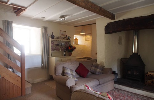 Llanerchymedd Cottage | Nestling in a quiet corner of Anglesey - beautiful traditional Welsh cottage.