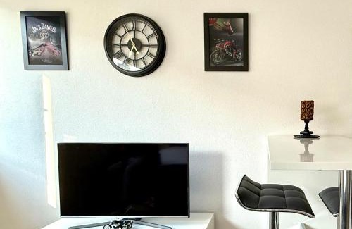 Pforzheim Apartment | NEU MotoLoft Schwarzwaldhochstraße Zentrum Goldstadt Pforzheim Schlössle