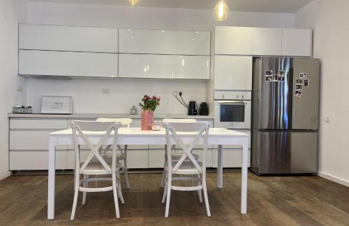 Neve Tzedek Apartment | Neve Tsedek Rooftop