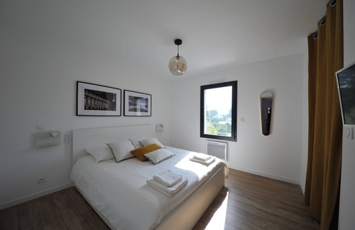 Leognan House | NEW 114M2 HOUSE with JACUZZI (sleeps 6)