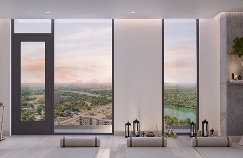 Rainey Street Historic District Apartment | NEW! 1BR + Views +Rooftop pool |Rainey St