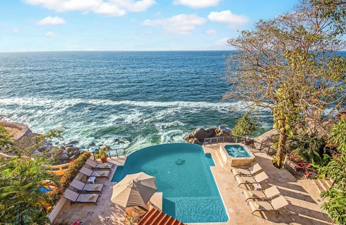 South Shore Hotel Area Villa | NEW! 2 Infinity Pools - Oceanfront Luxury Villa