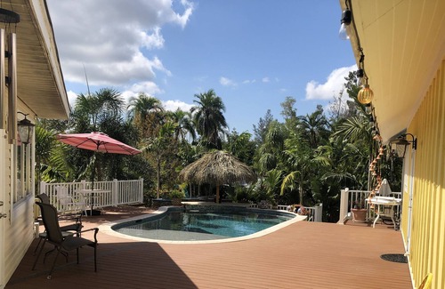 Biggar Cottage | NEW! 2 Private Cottages w/heated Pool, Dogs Welcome