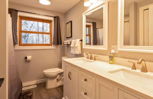 West Saugerties House | New! 2 Units in 1 House! 6BR/2.5BA + Hot Tub & Fire Pit
