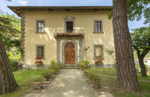 Londa Villa | NEW 2019! Luxury 3 bedroom apartment in ancestral villa close to Florence