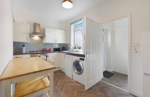 Darlington House | New! 2BR in Barron street