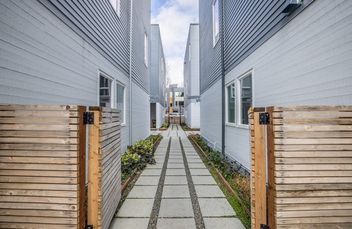 South Park House | *NEW* 2BR Modern & Spacious Townhouse Mins to DT Seattle & Airport