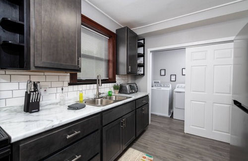 St. Louis Apartment | New 3 Bedroom City Escape