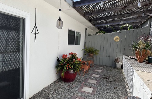 Central Malibu Cottage | NEW 30% OFF! LIMITED OFFER! Ocean Breeze, Walking to Beach and Hiking