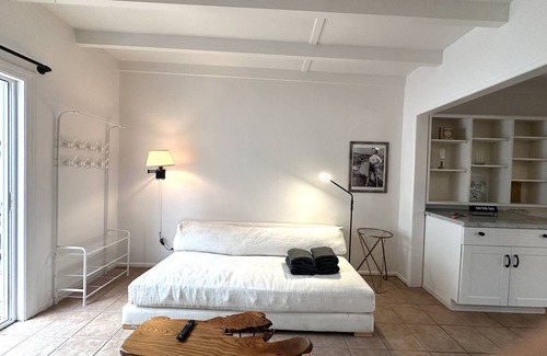 Central Malibu Cottage | NEW 30% OFF! LIMITED OFFER! Ocean Breeze, Walking to Beach and Hiking