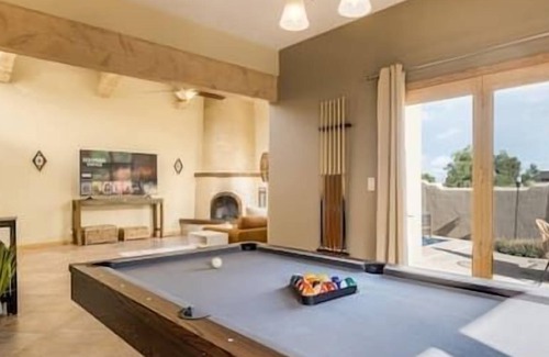 Sandia Heights South House | ❤️New 3BR Adobe House in ABQ w/ Pool Table