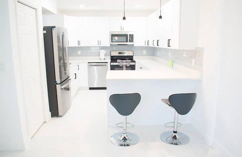 St. Petersburg House | New! 4-2 Home near St Pete Pier