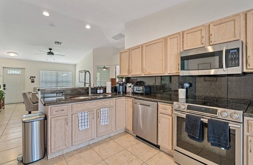 Jupiter House | *NEW 4/2 pool home, private backyard, close to everything.