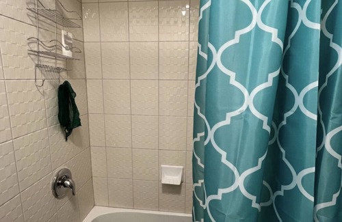 Tillsonburg House | New 4- Bedroom home in quiet neighborhood